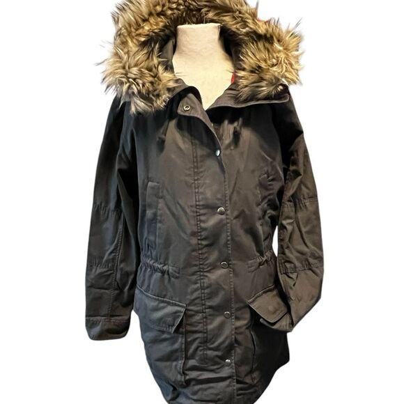 Parka, coat or trench. More of a military green with a fuchsia trim out. - Picture 13 of 16